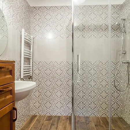 Almere With Free Parking Apartment Budapest