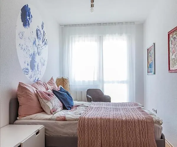 Almere With Free Parking Apartman